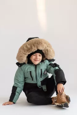 Zimná bunda s kapucňou pre chlapcov 