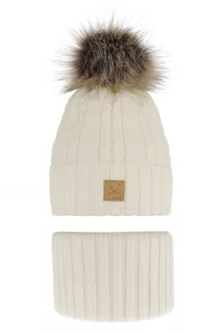 Zimná čiapka s huňatým brmbolcom a nákrčníkom