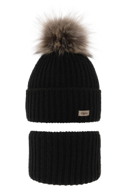 Zimná čiapka s huňatým brmbolcom a nákrčníkom